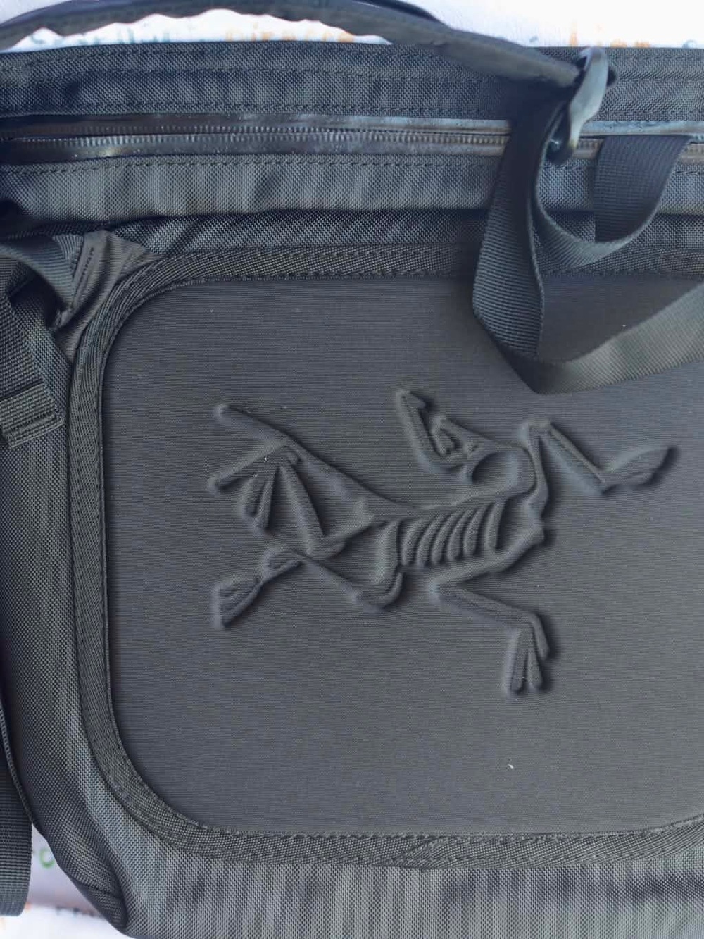 Arc'teryx Arro 8 Shoulders Messenger Bag Discontinued Version - Picture 10 of 11